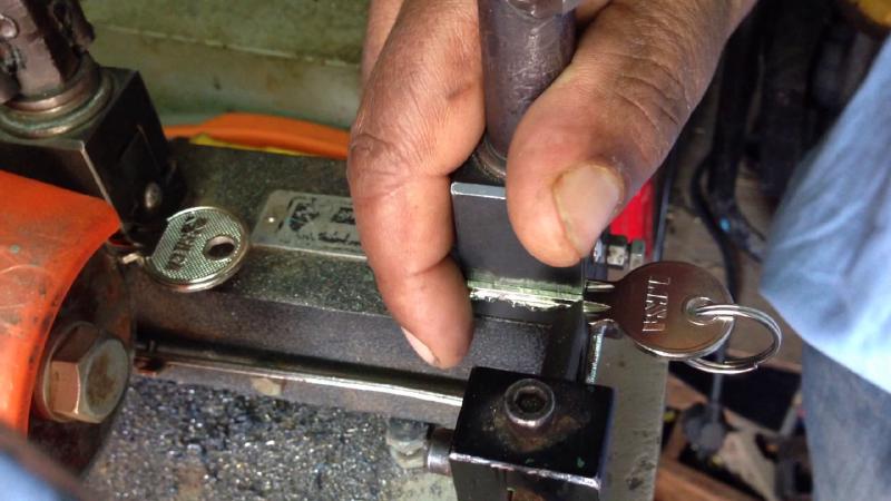 Duplicado de llaves en González Suárez